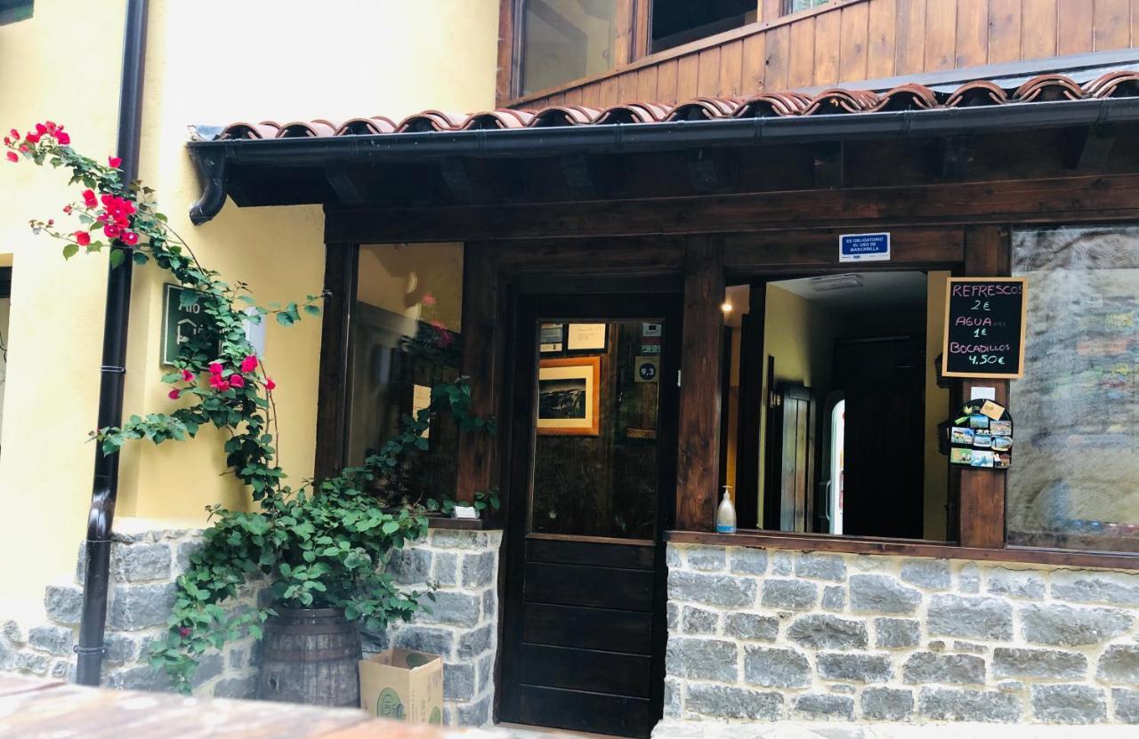 Albergue Villa De Bulnes Bagian luar foto