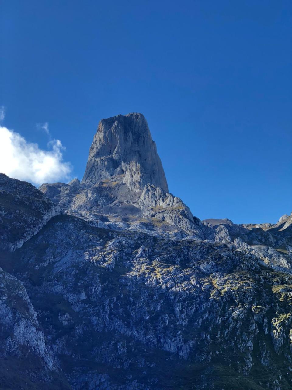 Albergue Villa De Bulnes Bagian luar foto